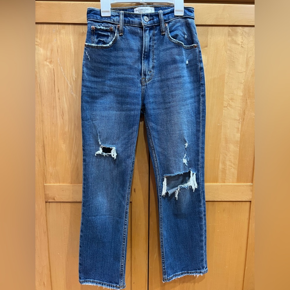 Abercrombie & Fitch Ultra High Rise Ankle Straight Jeans